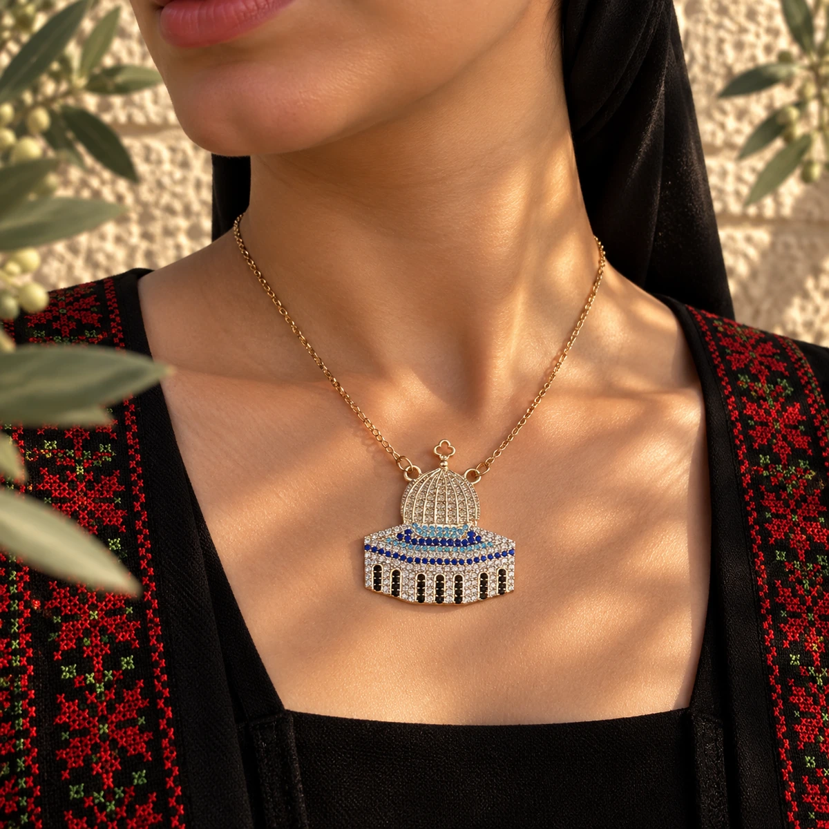Golden Palestinian Dome Necklace, detail view