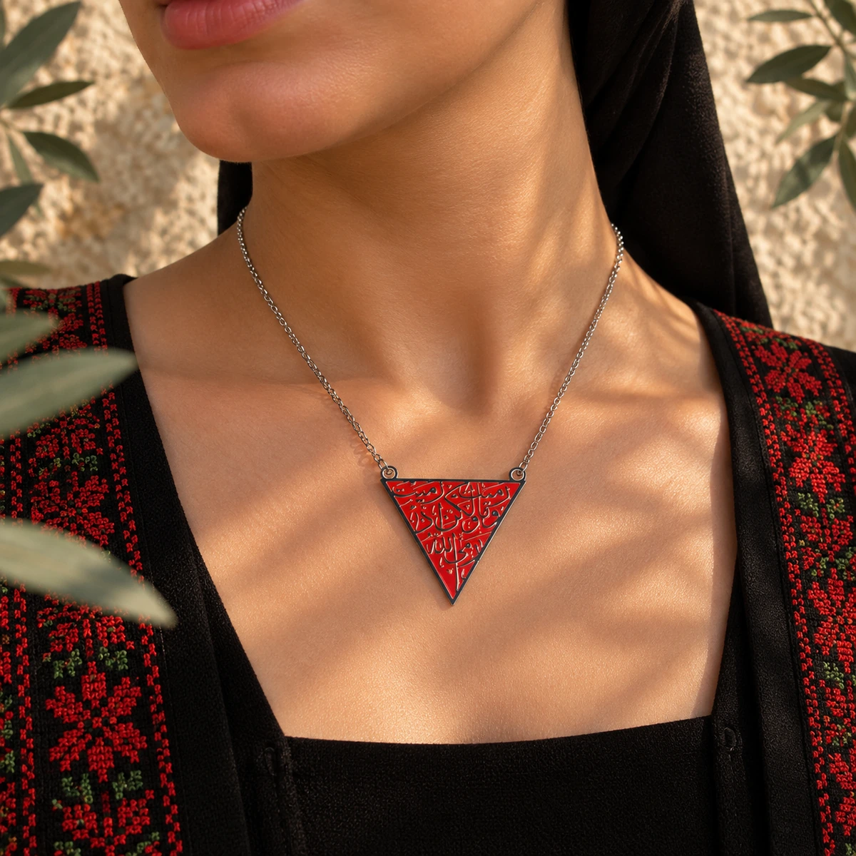 Red Triangle Pattern Necklace, detail view