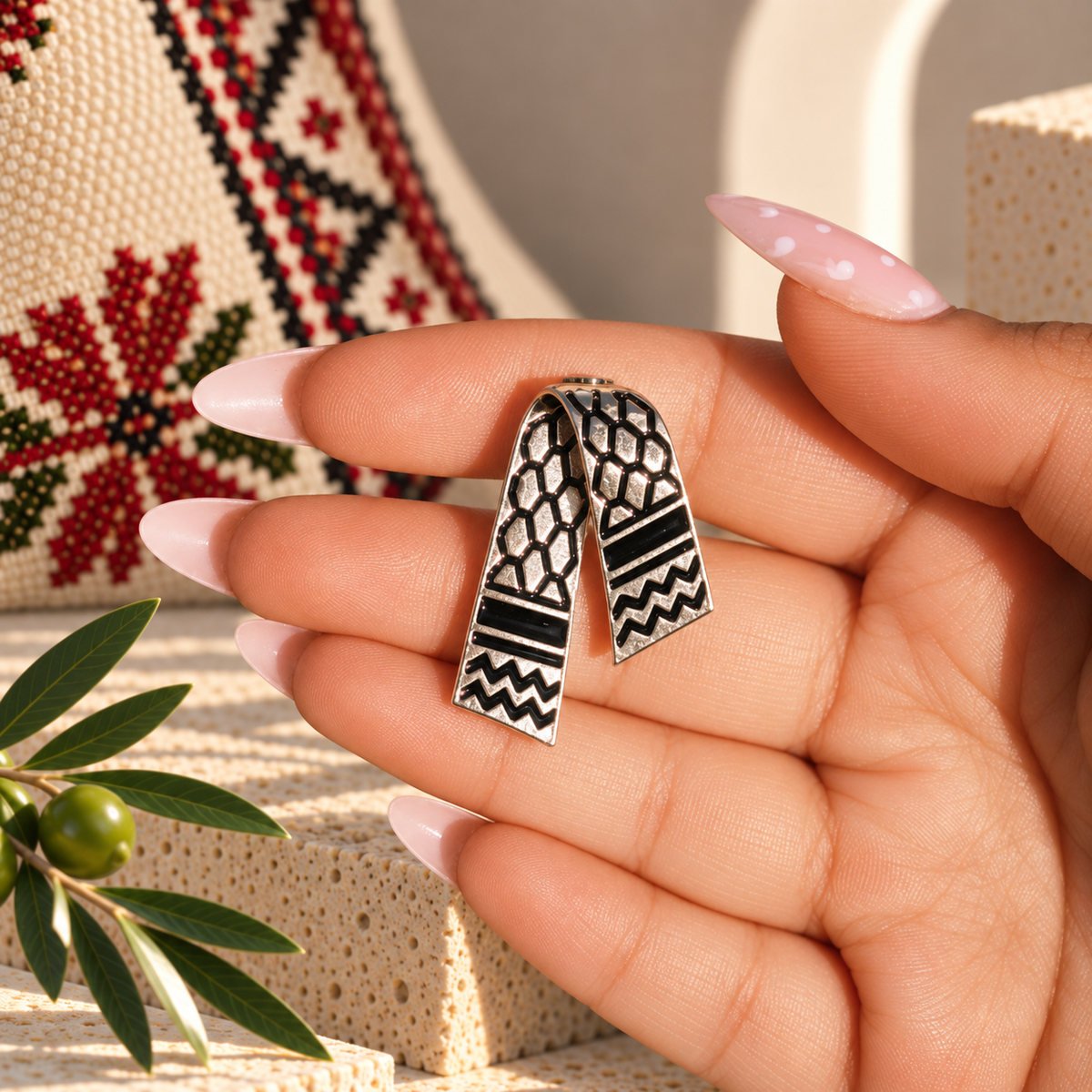 Keffiyeh Scarf Pin Silver - Image 4