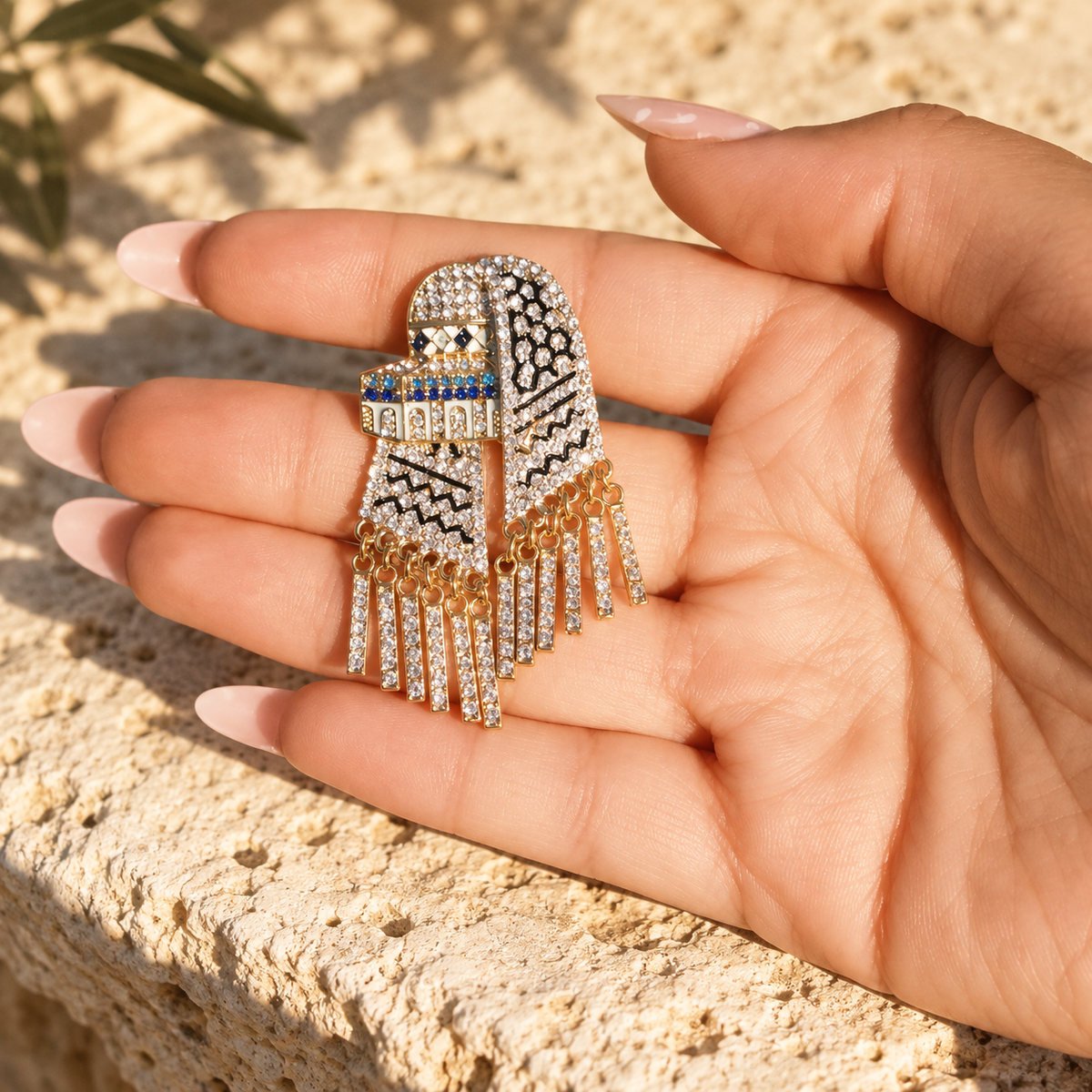 Keffiyeh Rhinestone Brooch Gold