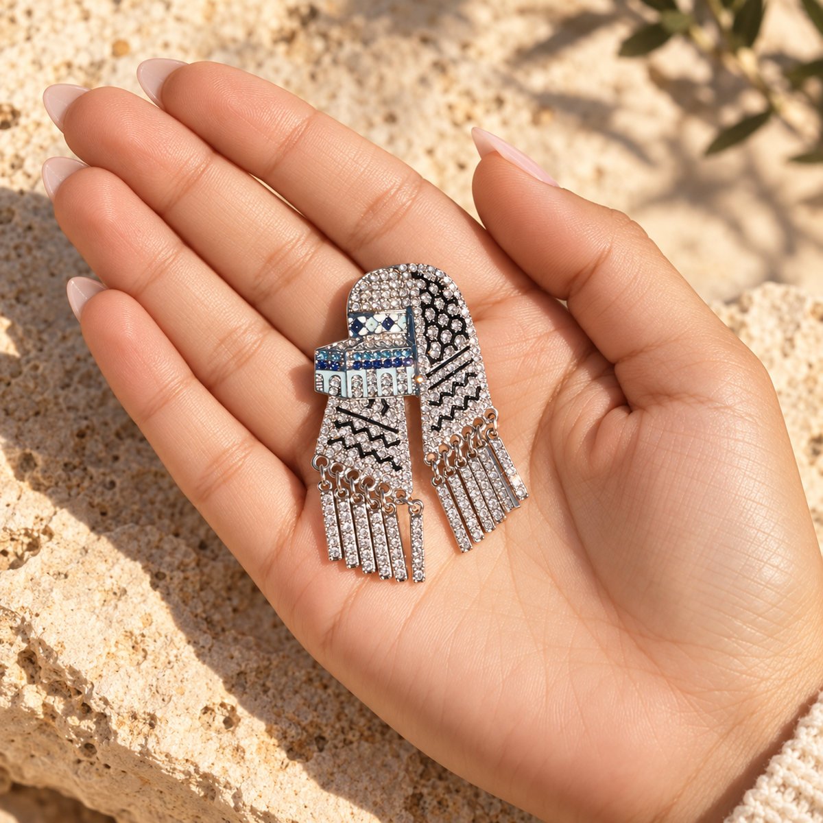 Keffiyeh Rhinestone Brooch Silver