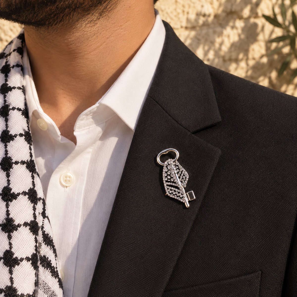 Keffiyeh Key Brooch Silver - Image 3